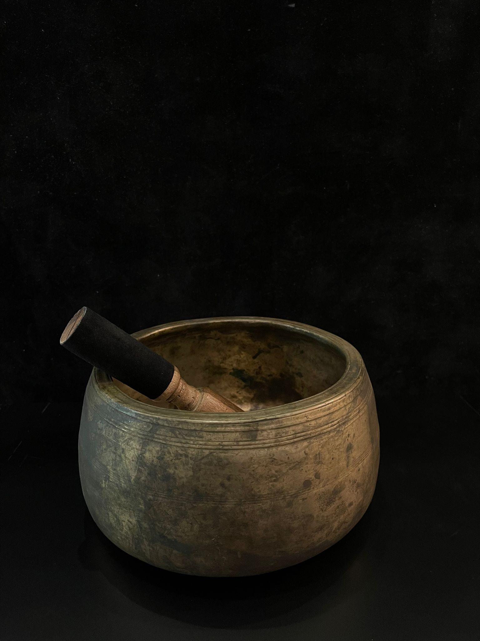 Rare thick and heavy  Mani singing Bowl in oval-shaped- SB2022